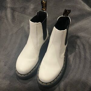 Dr. Martens 2976 Smooth Leather Platform Chelsea Boots
